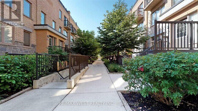 Photo - 10 Foundry Ave