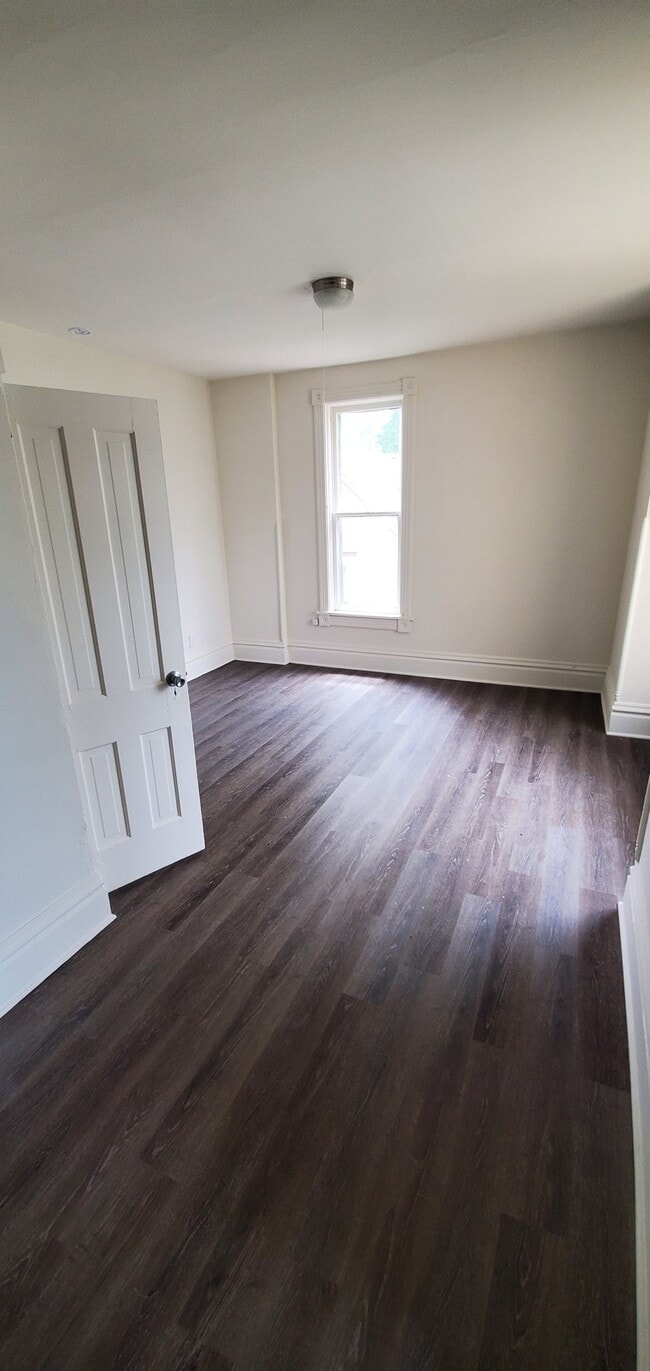 121-123 Hinsdell Pl Unit 123 1N