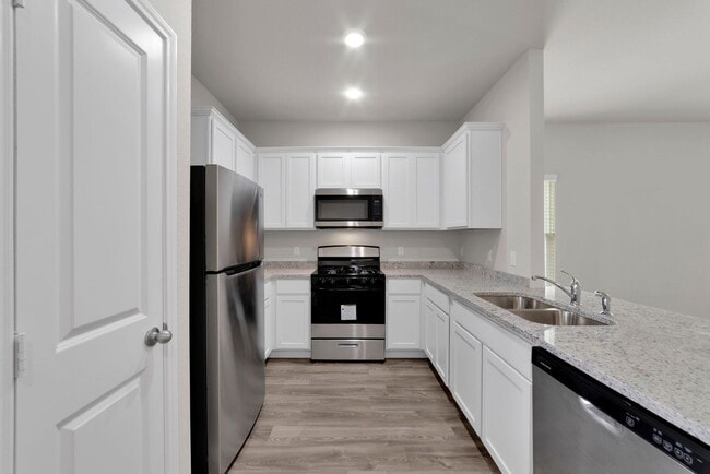 Photo - Move-In Ready Duplex – 3 Beds, 2.5 Baths, ...