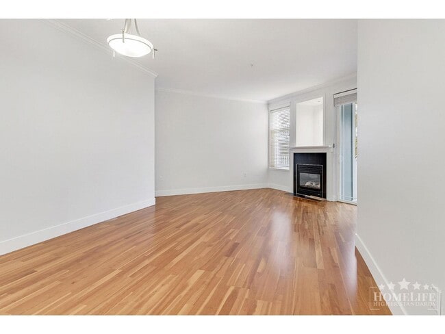 Photo - 15350-1516A 16A Ave Unité 209