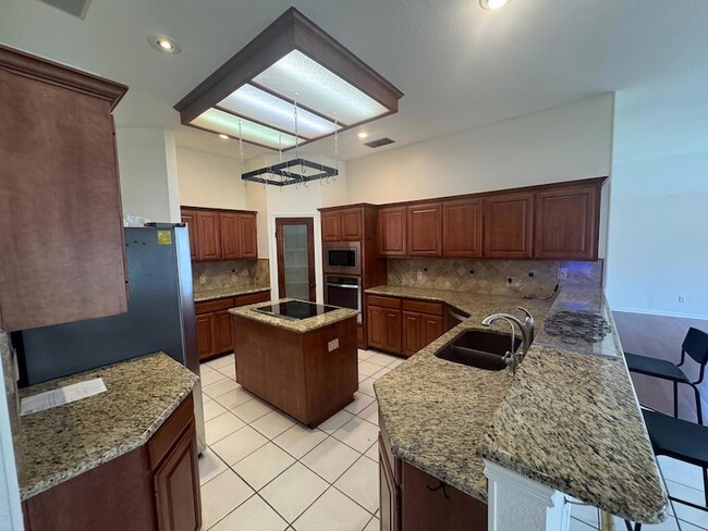 Photo - 16101 W Dorman Dr