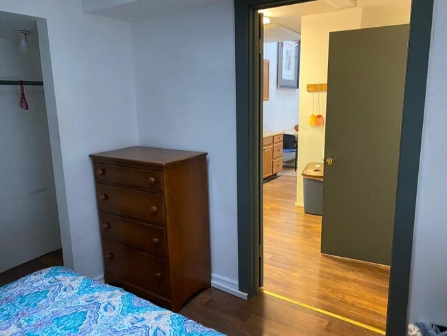 Building Photo - 43 Rogge St Rental