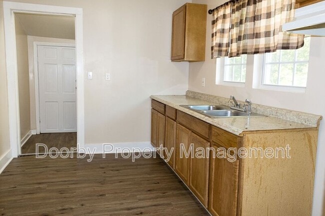 Photo - 1503 E 18th St