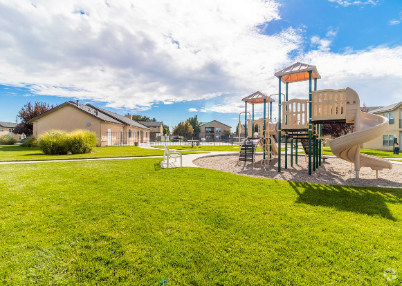 Building Photo - Brassy Cove Apartments