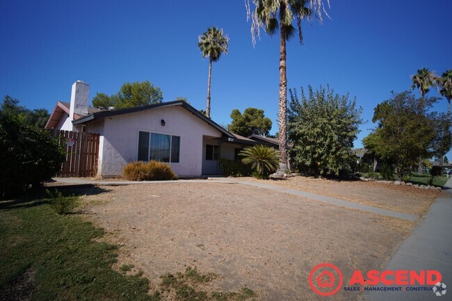 Building Photo - Stunning Home in Southwest Bakersfield!