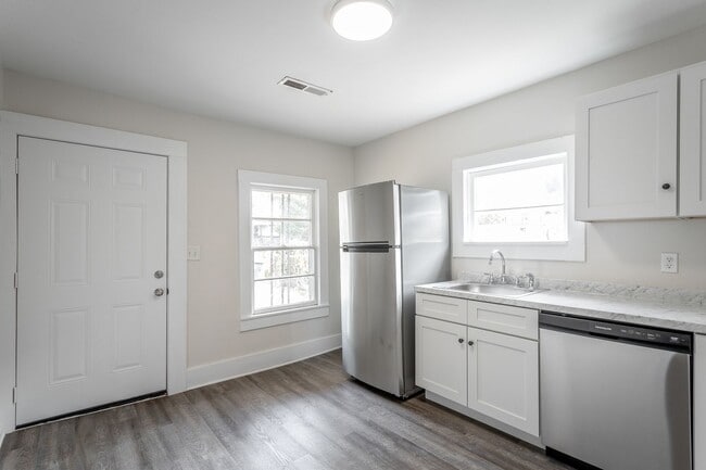 Photo - 2 Bedroom Home Just Off Main Street in Mill Town