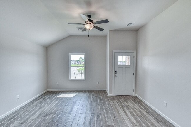 Photo - Brand New Construction in Varenna Landing!