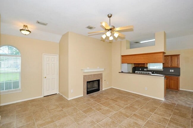 Photo - 8715 Charity St