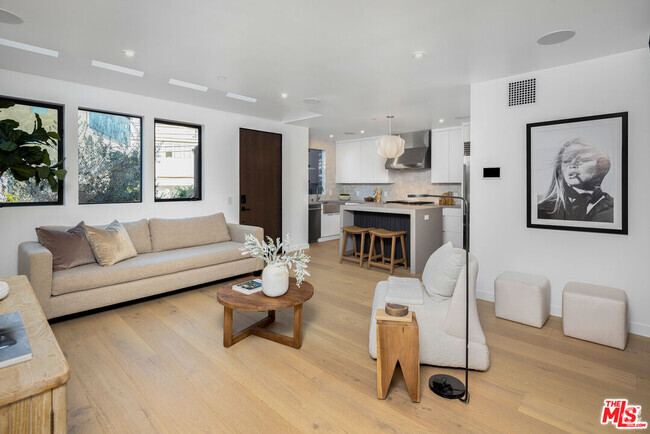 Building Photo - 1169 Palms Blvd Rental