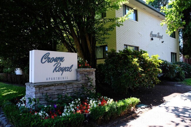 Building Photo - Three Bedroom Oasis in the Heart of Irvington Unit CV1813 Rental