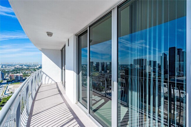 Photo - 1750 N Bayshore Dr Unit 3410