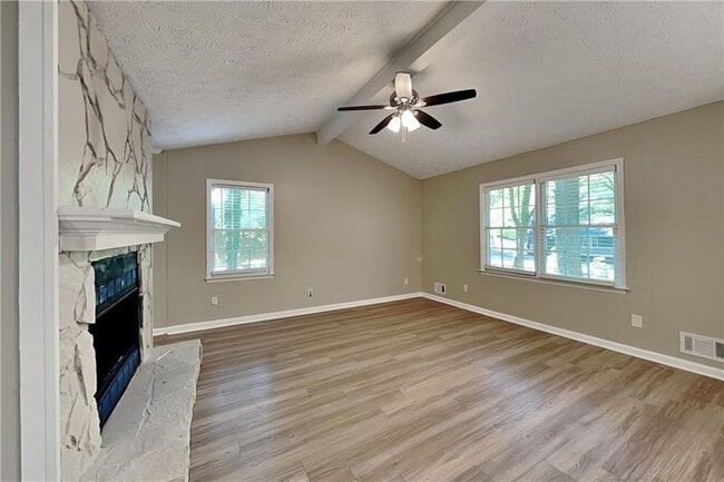 Photo - 2693 Raven Trail NE