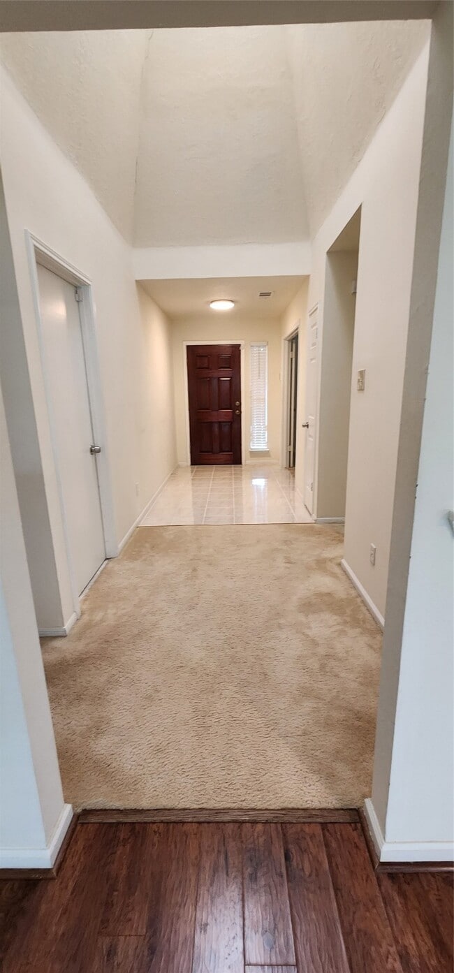 Building Photo - 16807 Sussex Dr