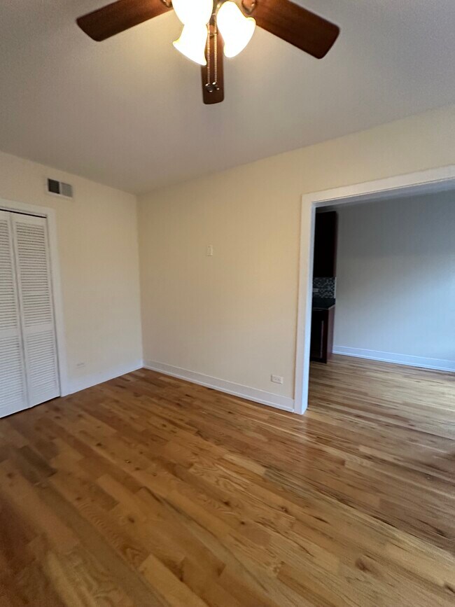 2948 N Seminary Ave Unit STD