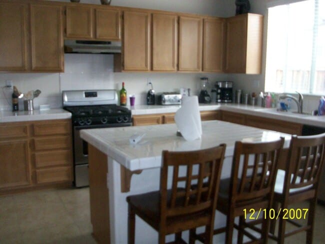 Photo - 5 bedroom 3 bathroom home in Eastvale!