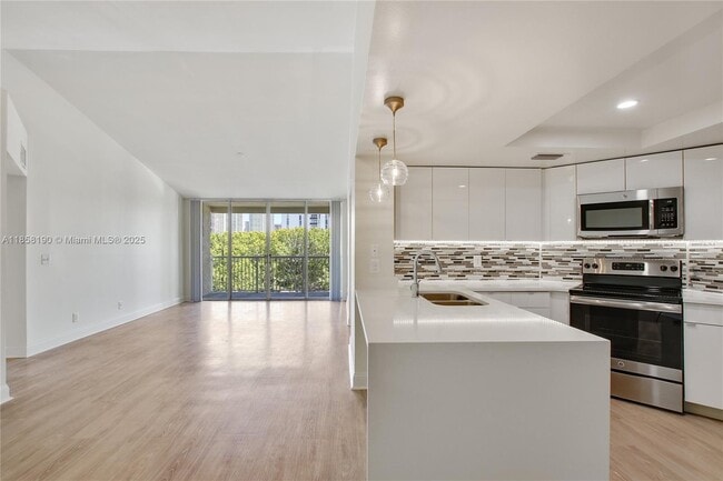 Building Photo - 3605 NE 207th St Unit 2314 Rental