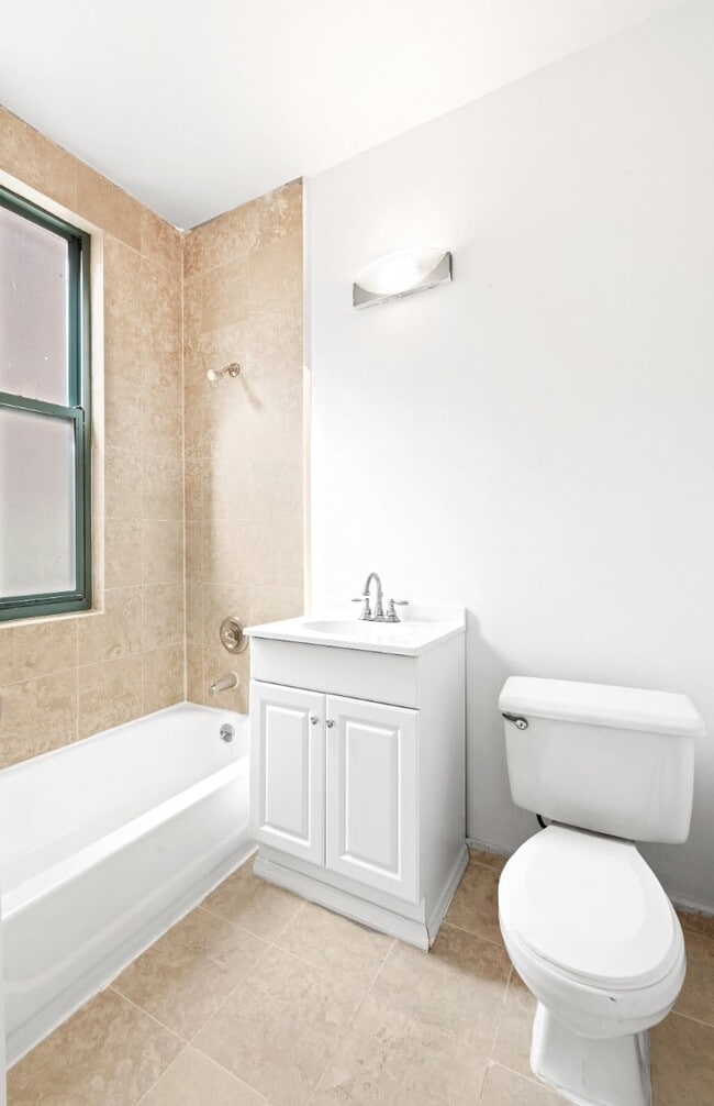 Photo - 247 W 63rd St Unidad PHE