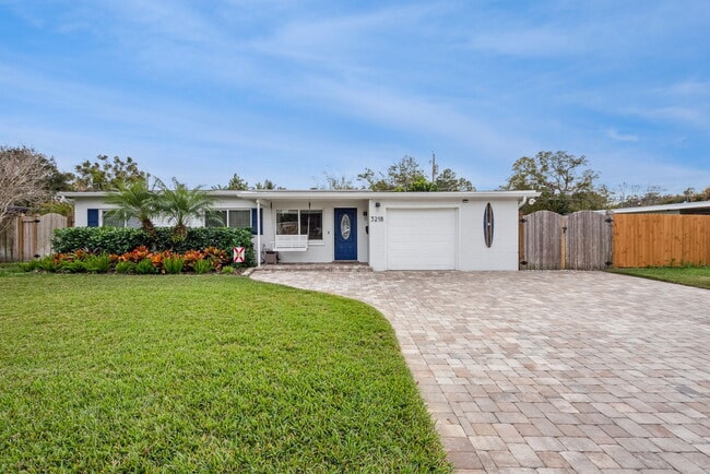 Photo - 3218 Carnine Dr