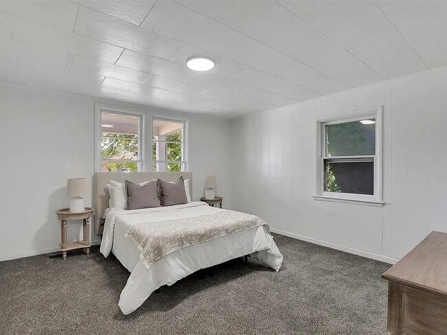 Photo - 302 E Ermina Ave