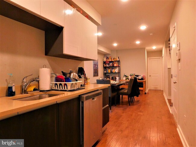 Building Photo - 1744 N 16th St Unit 3 Rental
