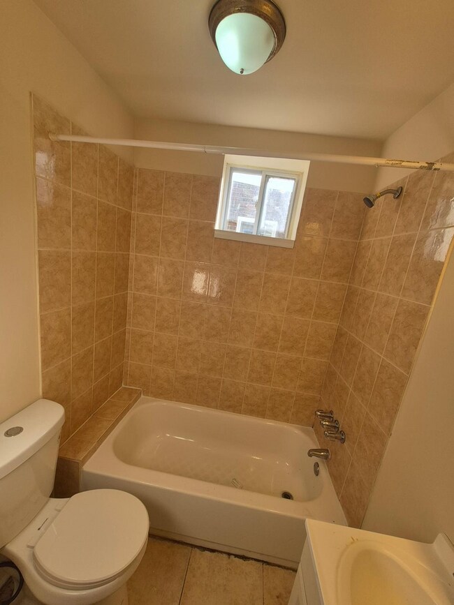 Photo - 4 Bed/1.5 Bath Steps from Temple University