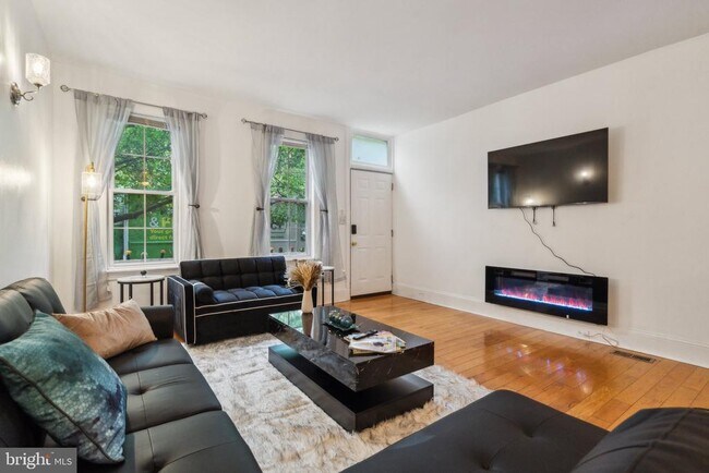 Photo - 1124 Christian St