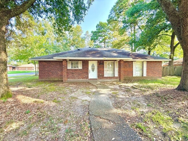 Building Photo - 16405 Patton Ave