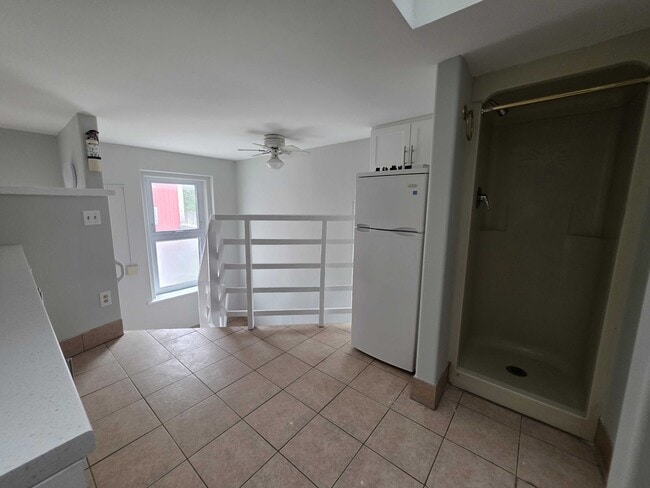 Photo - 216 Montreal St Unit 216-2