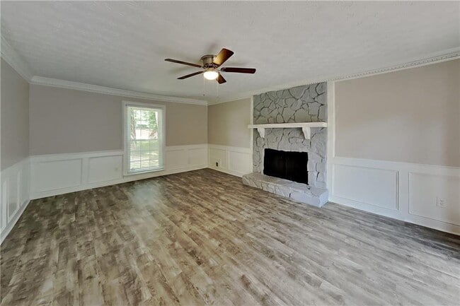 Photo - 1308 Chesapeake Dr SW