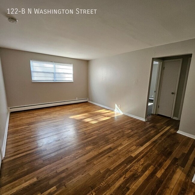 Photo - 122-B N Washington St