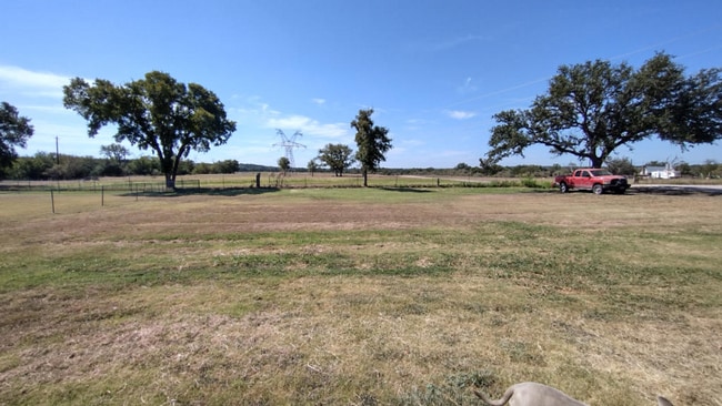 Photo - 1002 Hickory Ln Unit B