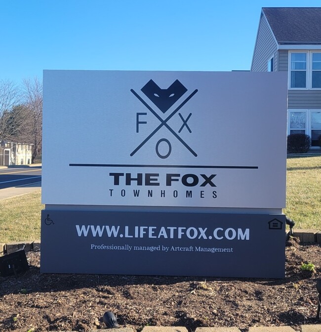 The Fox (PRICED BY BEDROOM STUDENT HOUSING) - The Fox (PRICED BY BEDROOM STUDENT HOUSING) Apartments