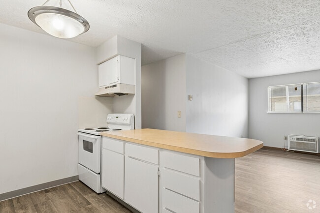 2BR, 1BA - 950SF - Kitchen
