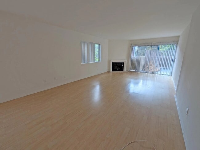 Photo - 4303 Cedros Ave Unidad 101