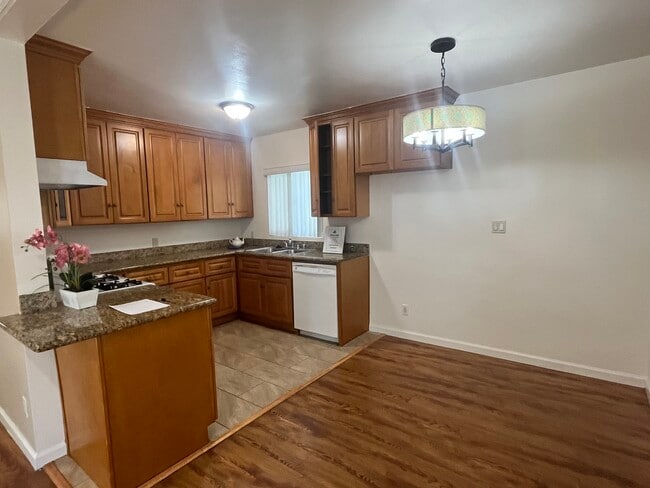 Photo - 13953 Vanowen St Unit 1