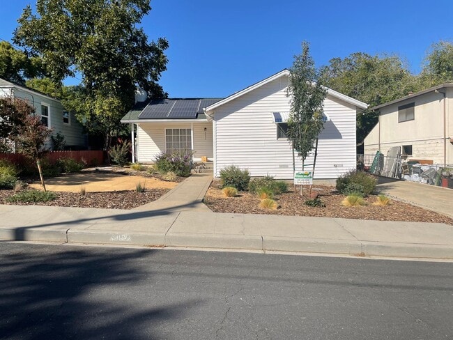 Photo - Large 3 Bedrrom 2 Bath Home Close to Orovi...