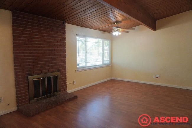 Photo - Spacious home located In Northeast Bakersf...