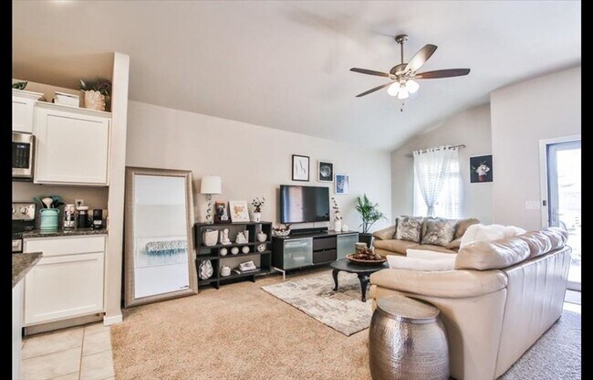 Photo - 3 bedroom 2 bathroom 2 car garage in Frens...