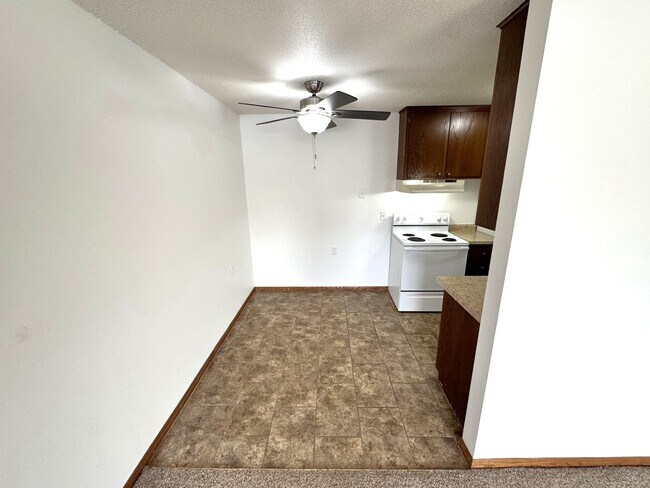 1 Bd- Dinning Area