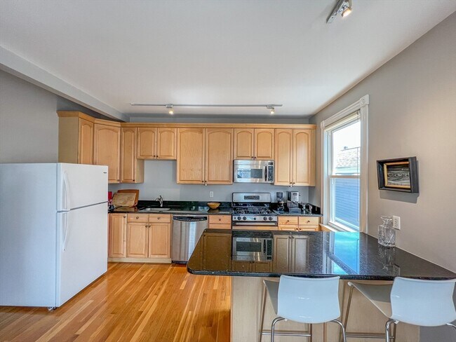 Photo - 390 Norfolk St Unit 2