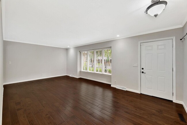 Photo - Charming Ranch in Rockwood!