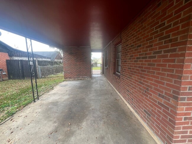 Photo - 1024 42nd Ave