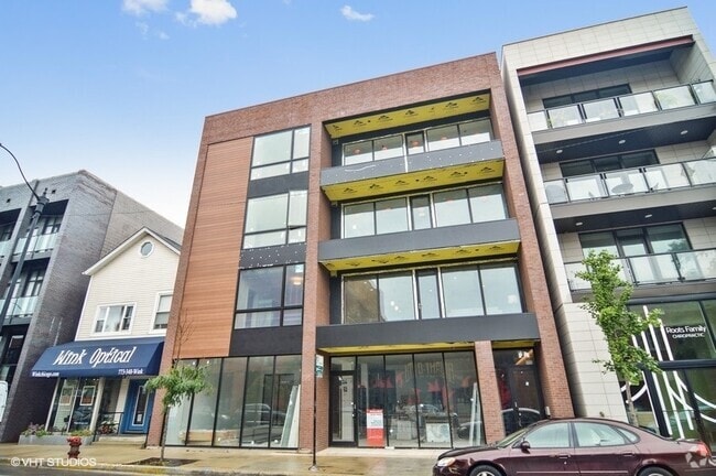 Building Photo - 2742 N Lincoln Ave Unit 301 Rental