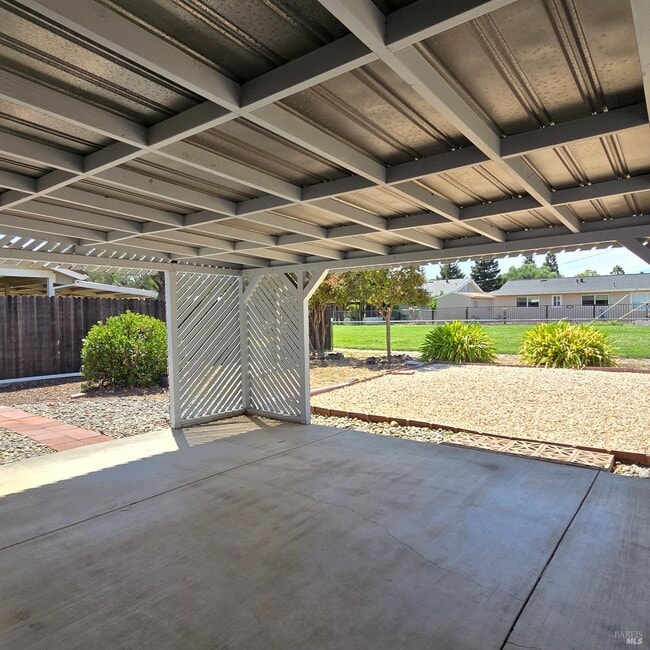 Building Photo - 102 Lassen Cir
