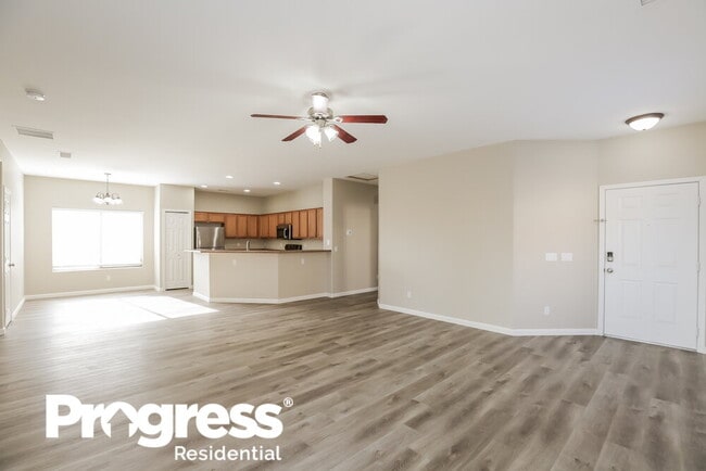 514 W Mountain View Dr