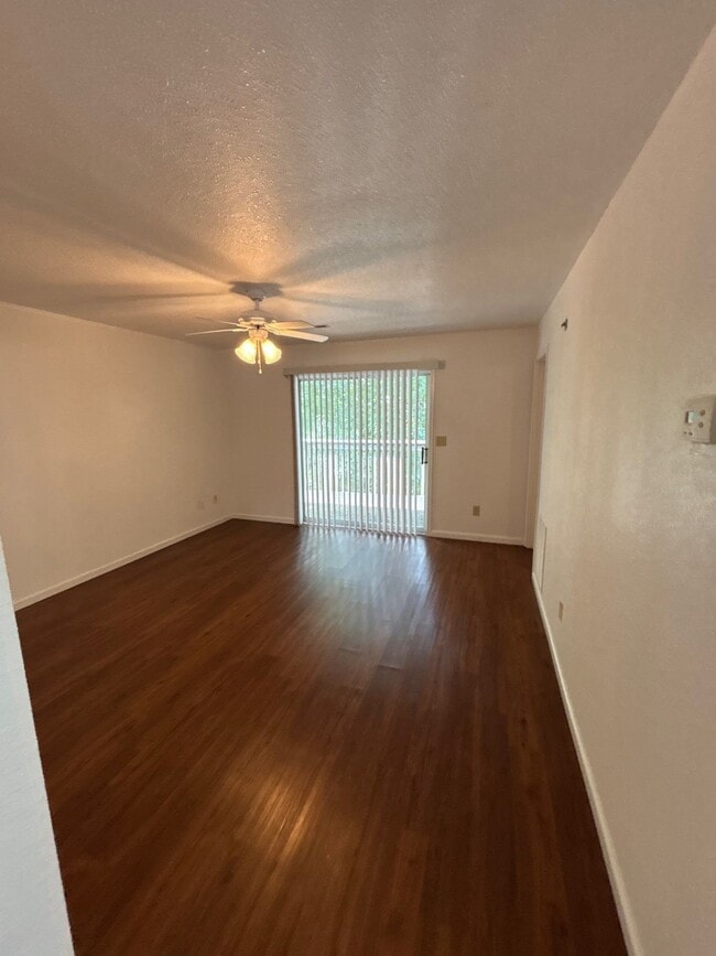 Photo - 1068 Mace Rd