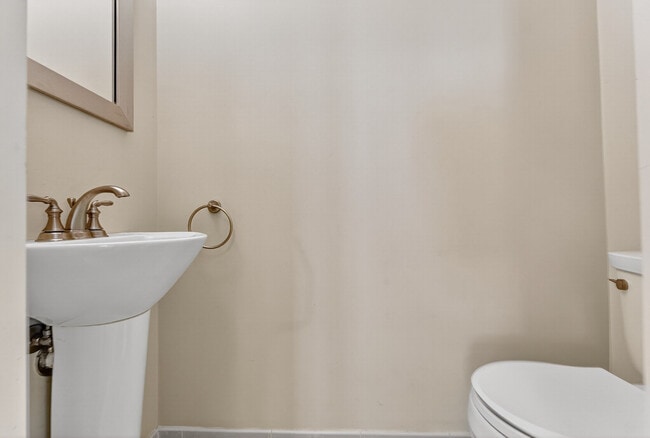 Photo - 94 Midland Ave Unit 1