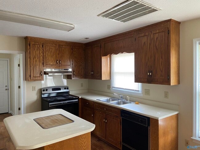 Photo - 402 Crutcher Cir
