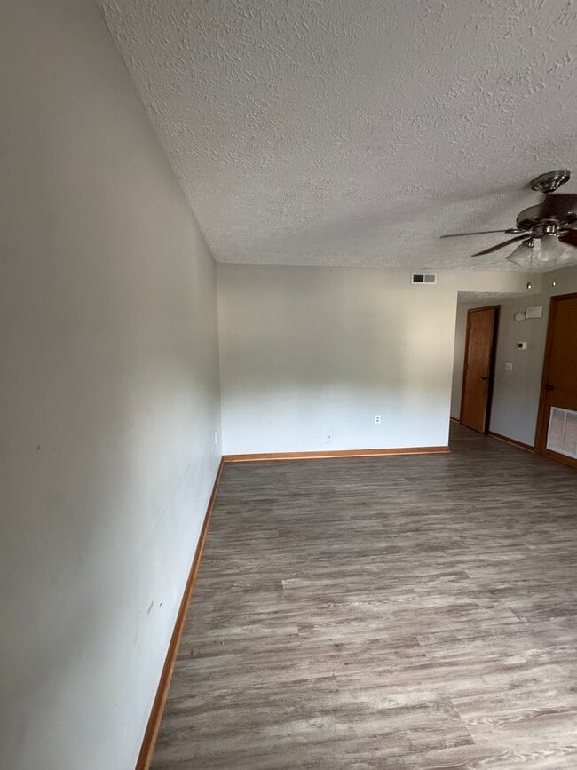 4774 Mayfield Dr Unit 4774 Mayfield Dr #1