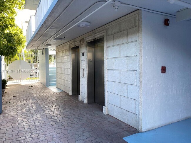 Photo - 2575 SW 27th Ave Unidad 301